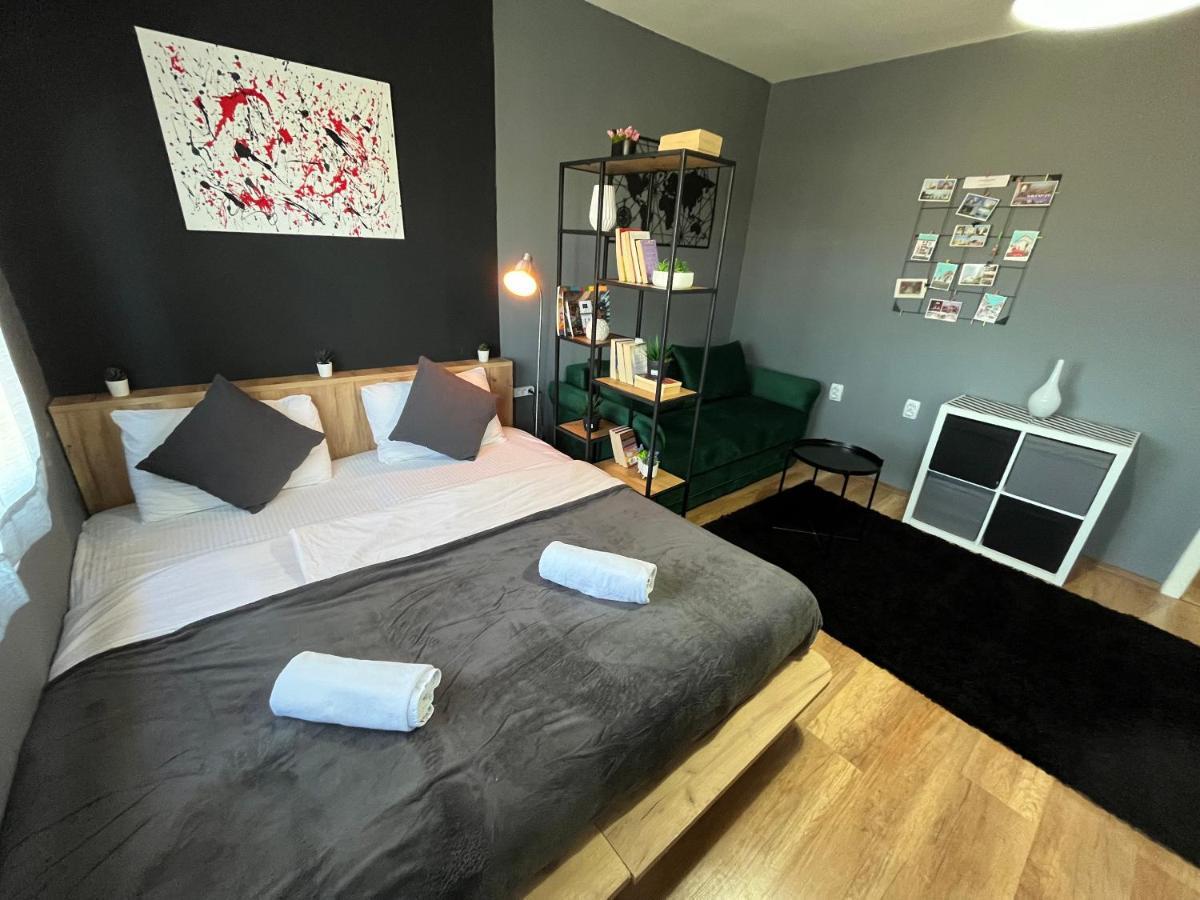 M - Square Private Rooms 스코페 외부 사진