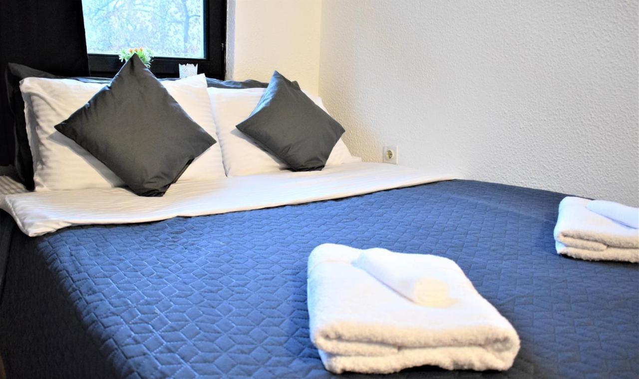 M - Square Private Rooms 스코페 외부 사진