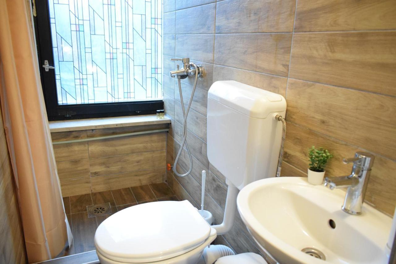 M - Square Private Rooms 스코페 외부 사진